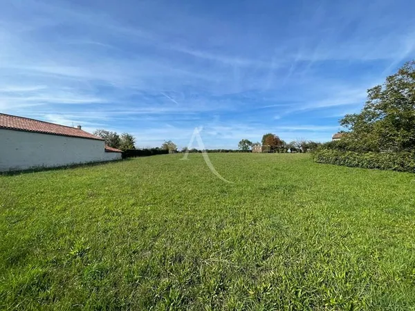 Terrain constructible 1700 m²