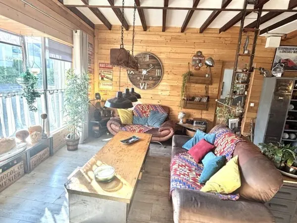 Maison 10 pièces 229 m²