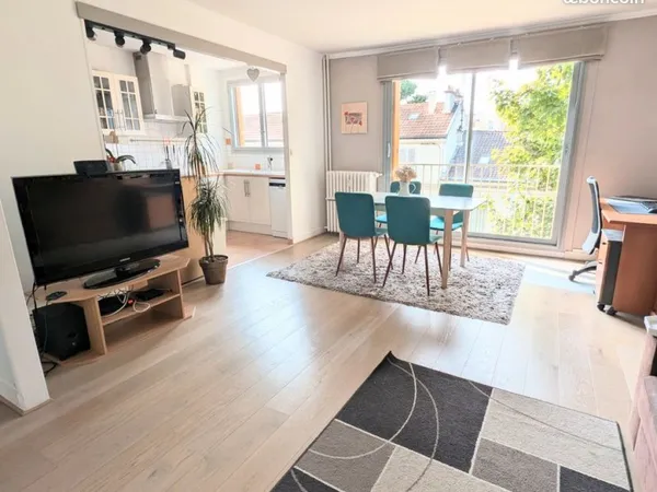 Appartement lumineux 3 pièces de 65 m² dans l'hyper centre de Saint-Germain-en-Laye