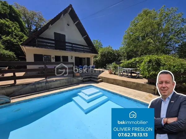 Maison 10 pièces 261 m²