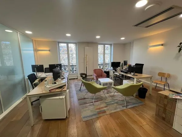 Bureaux 692 m²
