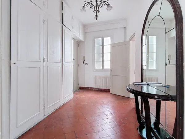 Appartement bourgeois 5 pièces 107 m²