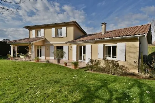 Maison 6 pièces 228 m²