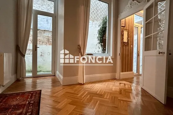 Maison 4 pièces 195 m²