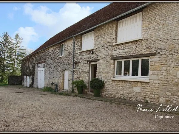 Dpt Loiret (45), à vendre YEVRE LE CHATEL maison 7p, 220m² sup. utile, 4 chambres, dépendances, gara