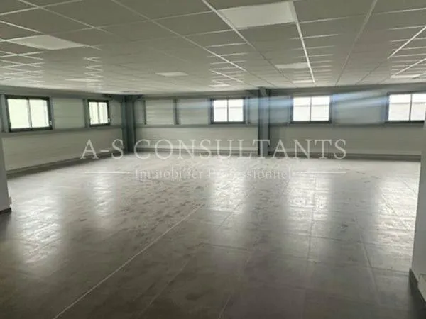 BUREAUX ET COWORKING A LOUER