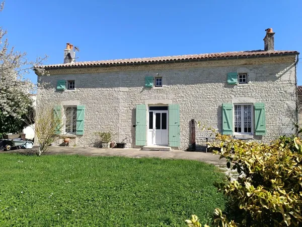 Jolie maison de village avec maison d'amis