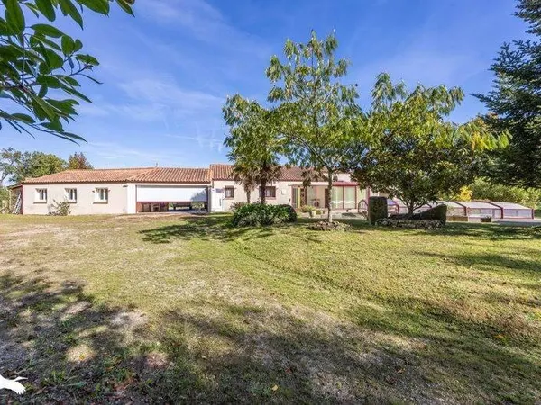 Maison de plain-pied 7 pièces 175 m²