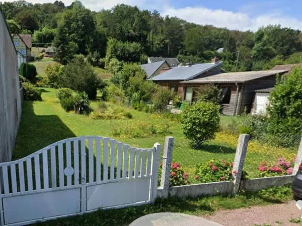 Terrain 842 m²