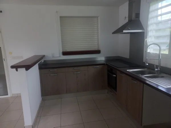 Maison à vendre 4 pièces PETIT BOURG (971)