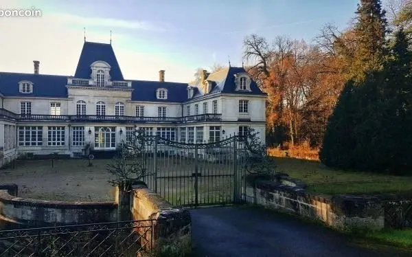 Boutique 86 m² MONCHY ST ELOI