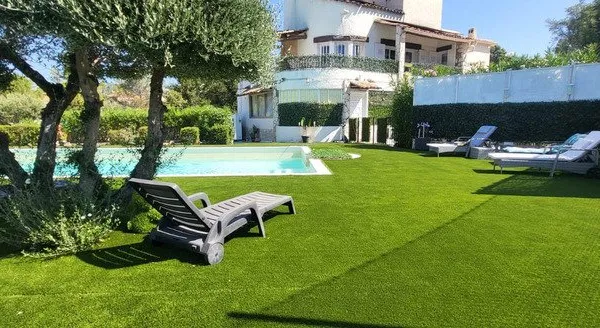 Maison à vendre 7 pièces VIDAUBAN (83)