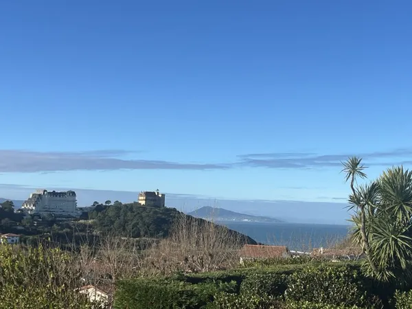 Vends maison de charme avec piscine