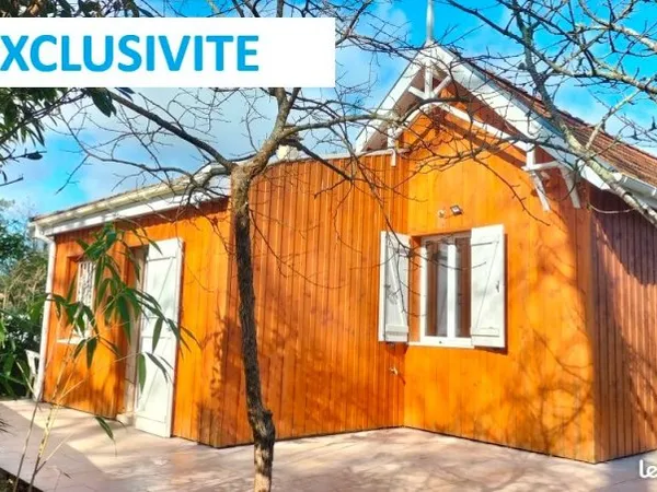 RARE : charmante maison en première ligne du Lac offrant une vue panoramique imprenable