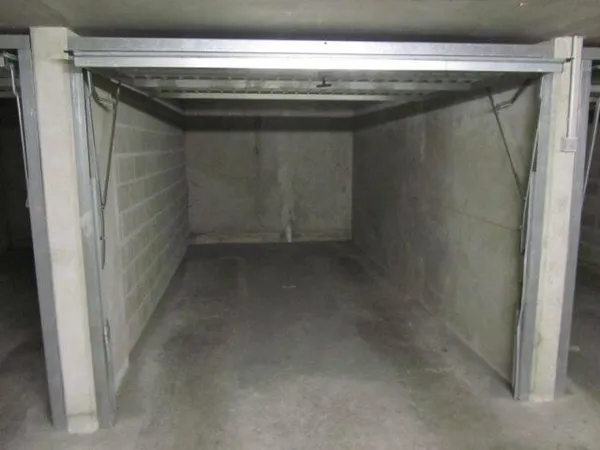 Parking 12 m²