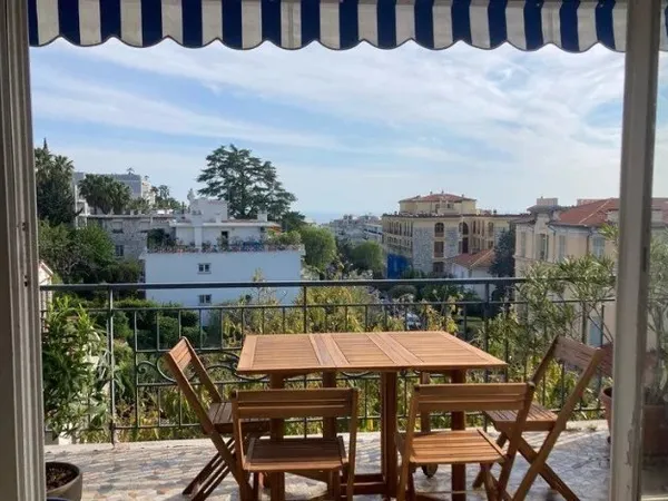 Deux pièces de 70m² à cimiez avec balcon