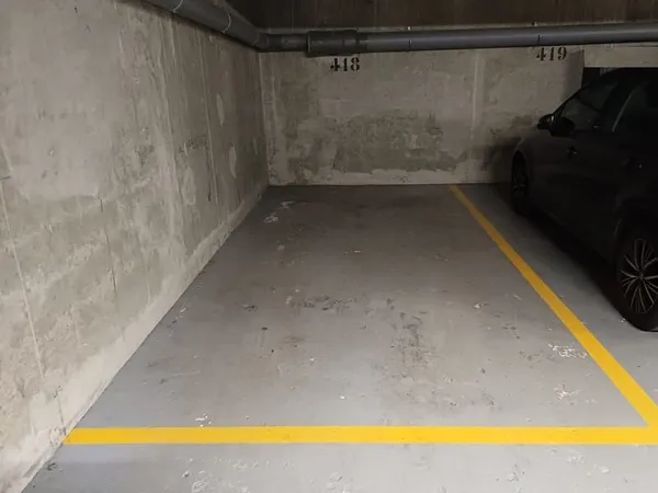 PLACE DE PARKING