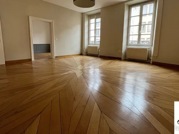 Appartement 6 pièces 156 m²