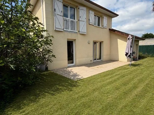 Maison lumineuse avec jardin - 3 chambres - Idron