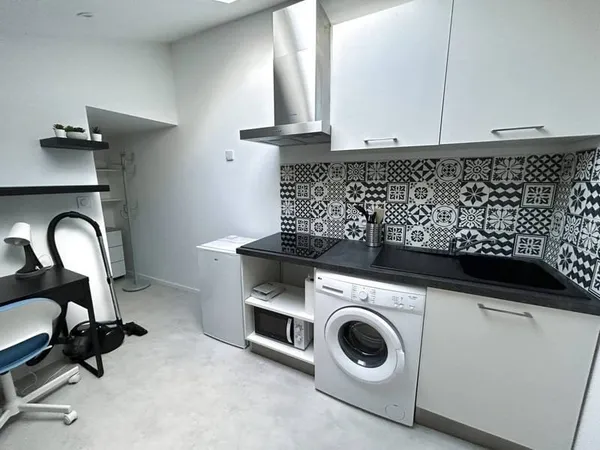 Studio 1 pièce 13 m²