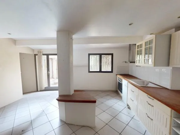 T3 de 75m2 à rénover, avec jardin de 50m2