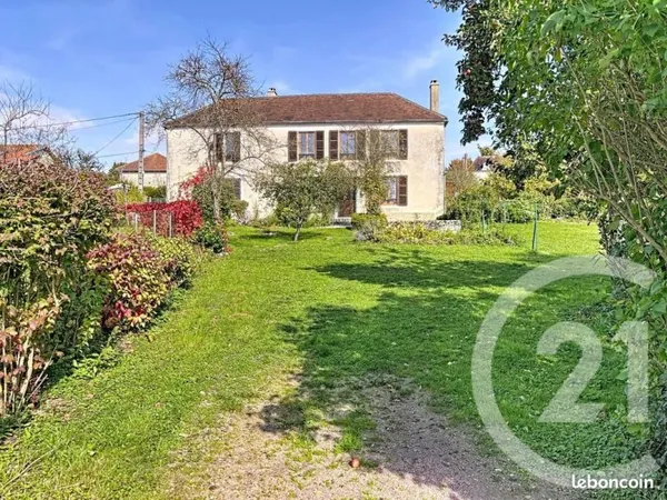 Maison de village 9 pièces 203 m²
