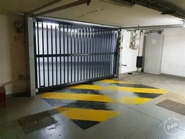 grand parking Paris 19ème au pied du métro