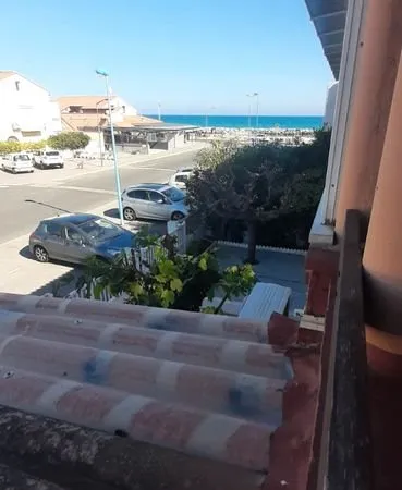 Appartement T2 27 m2 vue latérale sur mer