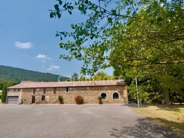 Maison en pierre à vendre 10 pièces ,appart.132 m2 ,surface annexe 314 m2 + Piscine et Bassin nature