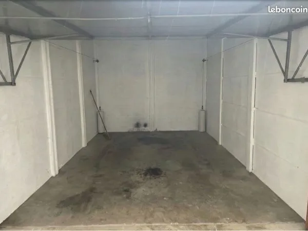 Garage propre et sécurisé