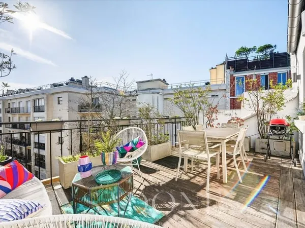 Appartement Neuilly Sur Seine - Château - dernier étage - terrasse de plain-pied