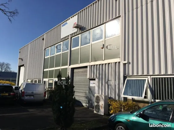 Local d'activité 368 m²