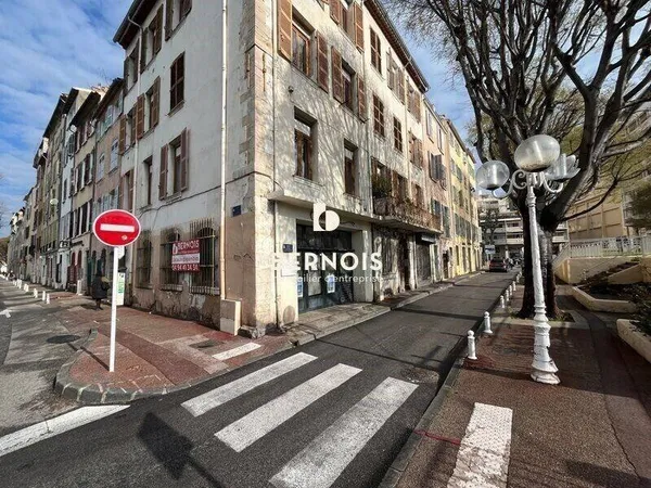 Local commercial 150 m²
