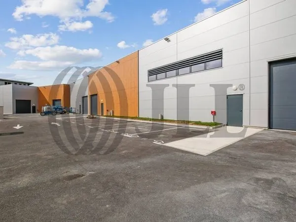 Local d'activité 1148 m²