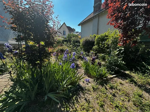 Maison années 30 à fort potentiel - à rénover entièrement