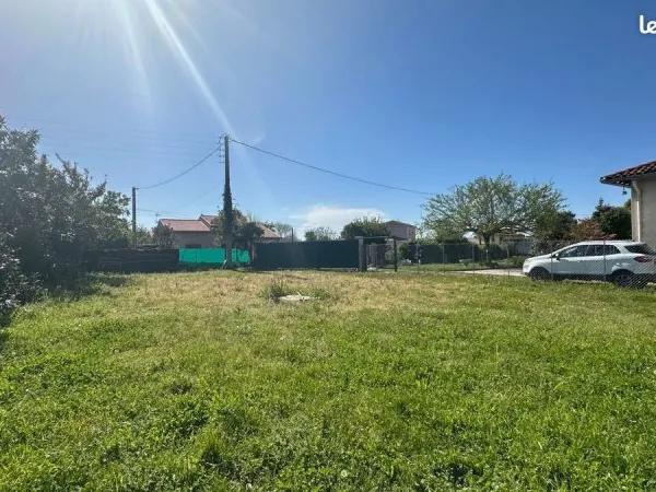 Terrain 590 m² PLAISANCE DU TOUCH
