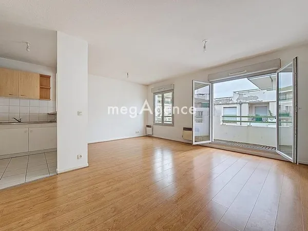 APPARTEMENT 2 PIECES 44 M² AVEC BALCON ET PARKING