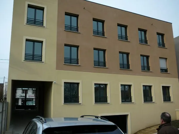 APPARTEMENT VUE DEGAGEE COTE JARDIN