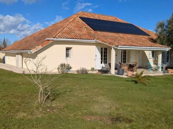 Grande maison de plain-pied à 10 minutes de Garlin €" 270 000€