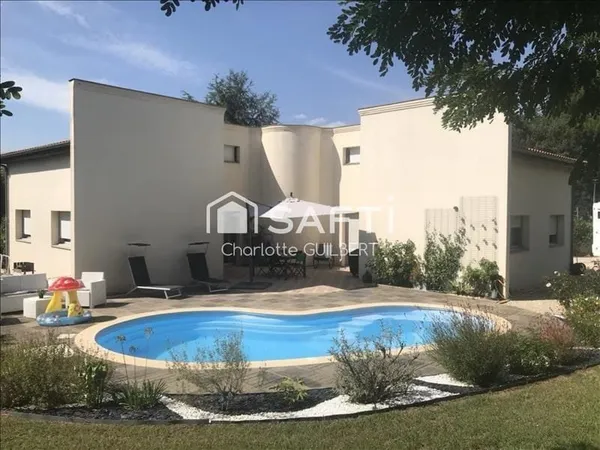 Maison d'architecte avec 3 chambres et bureau