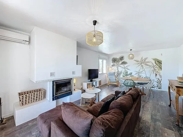 Maison familiale 133 m² avec piscine à Régusse