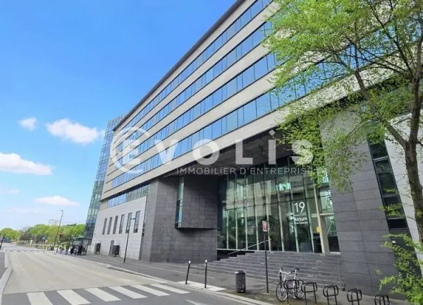Bureaux - A LOUER - 5 541 m² divisibles à partir de 170 m²
