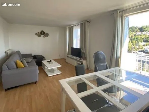 Superbe T3 Dernier Étage avec Jardin Privatif et Chalet Vue Dominante - Tulle
