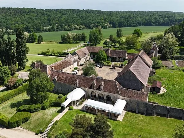 SEINE ET MARNE 77 PROPRIETE GOLF 18 TROUS MAISONS RESTAURANT GITES BOIS 57 Ha