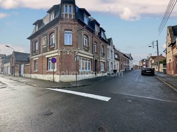 Maison bourgeoise rénovée env.250 m² - 4 chambres, cour, terrasse & grand garage