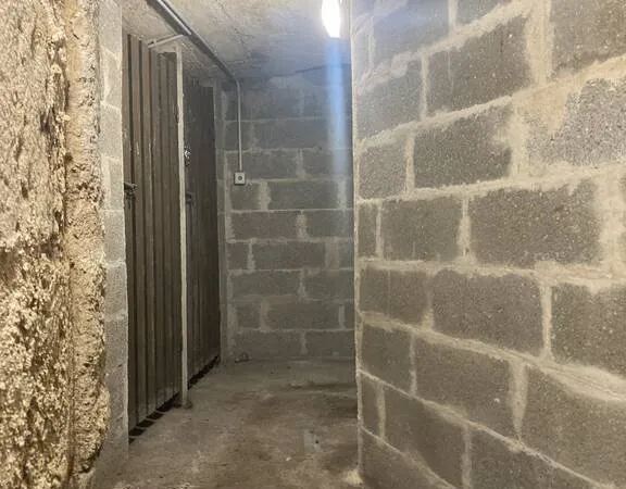 Parking/Garage/Box