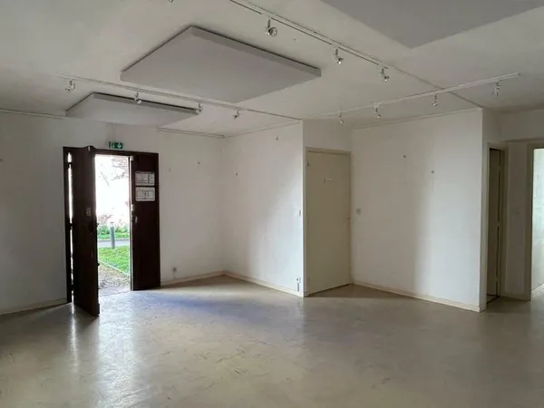Local professionnel 2 pièces 70 m²