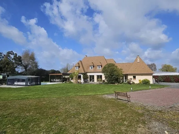 Maison 8 pièces 209 m²