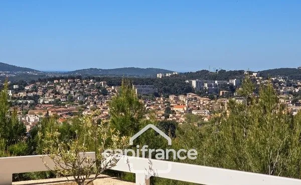 Appartement 6 pièces + 2 garages double TOULON (83)
