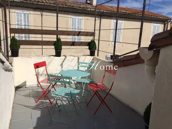 A louer Nîmes, à deux pas des Arènes et Musée des Beaux Arts